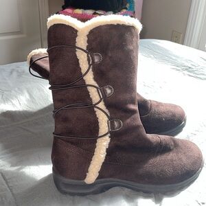 Comfort View 7.5 brown winter fur boots.